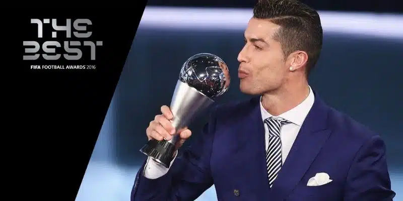 Ronaldo có 5 lần được bình chọn là FIFI The Best