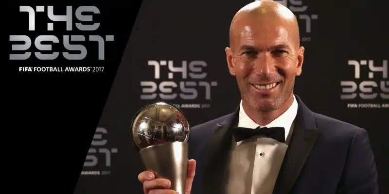 Zidane là người đầu tiên đạt FIFA The Best ở cương vị cầu thủ và HLV