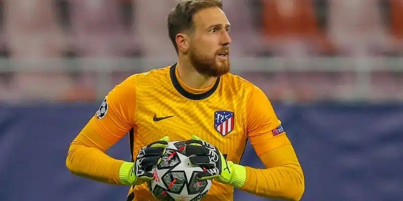 Jan Oblak được mệnh danh là Messi trong khung thành